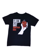 Load image into Gallery viewer, 00s Green Day &quot;American Idiot&quot; T-Shirt - Size S
